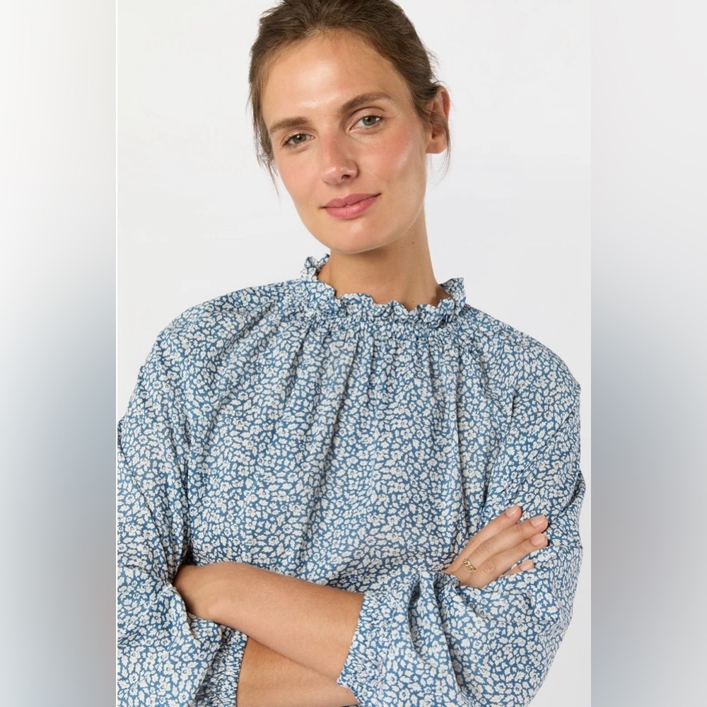 NWOT Ann Mashburn Kamille Blouson-Sleeve Top
Size Medium